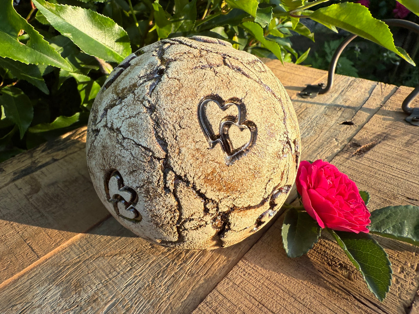 Gartenkugel mit verschiedenen Motiven