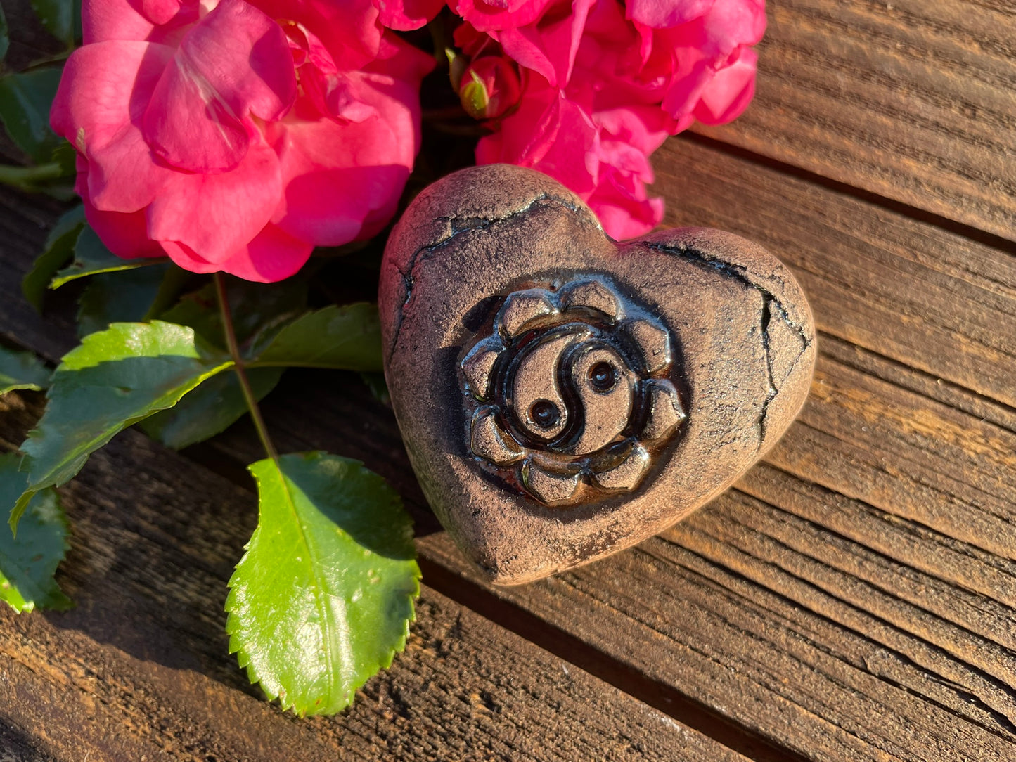 Deko Herz mit Ying & Yang Blume