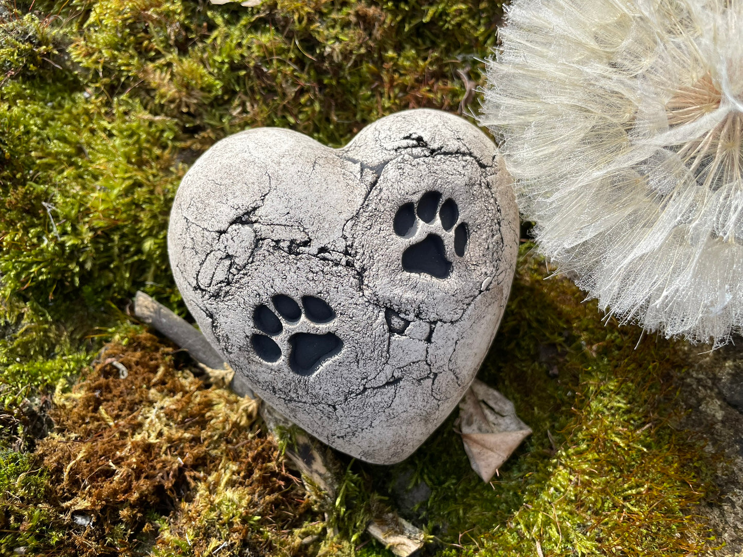 Deko Herz mit zwei Tierpfötli