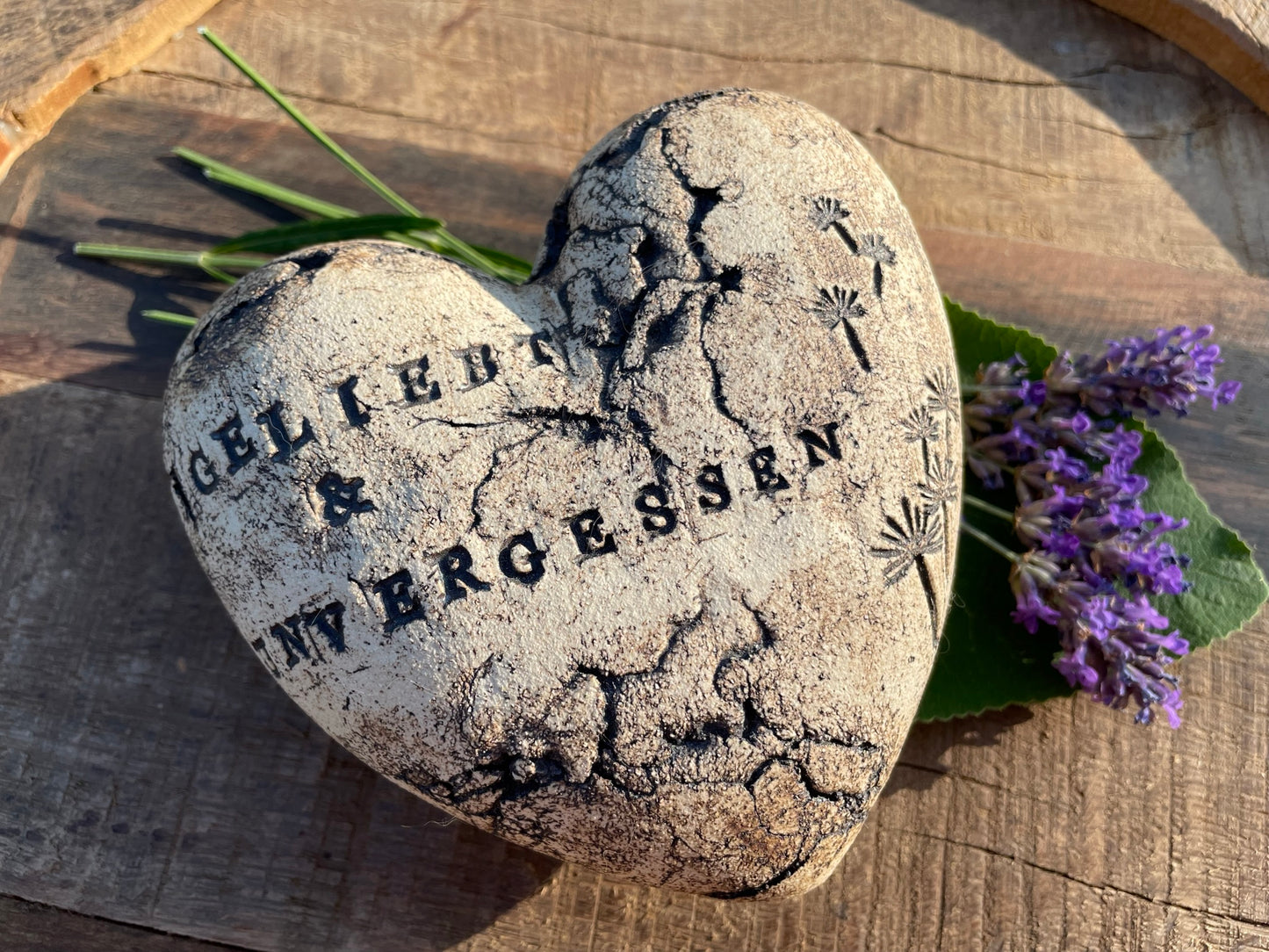 Deko Herz 'Geliebt und Unvergessen'